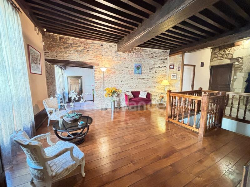 Maison - 304 m² - 10 pièces