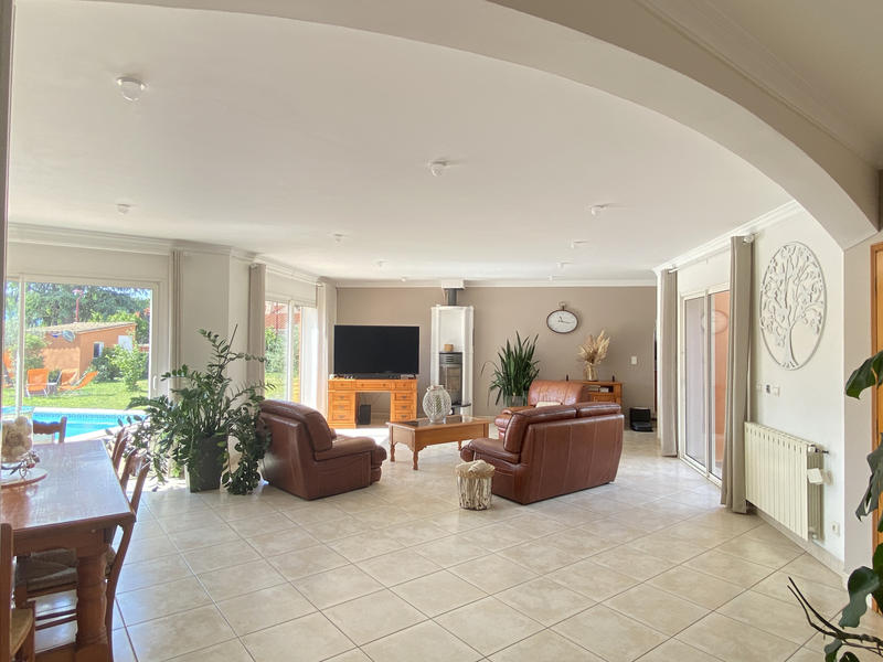 Villa - 218 m² - 6 pièces