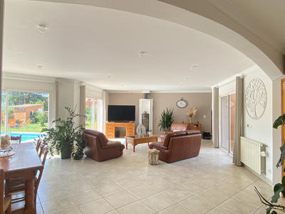 Villa - 218 m² - 6 pièces