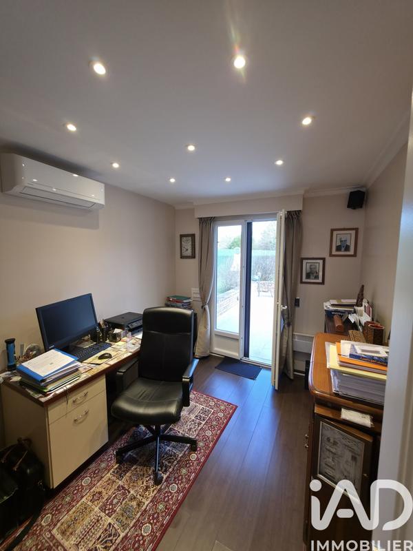 Maison - 222 m² - 7 pièces