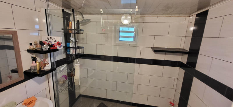 Maison - 167 m² - 9 pièces