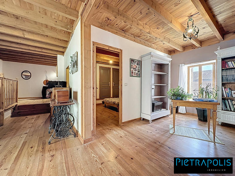 Maison - 278 m² - 6 pièces