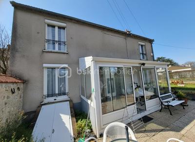 Maison traditionnelle - 141 m² - 5 pièces