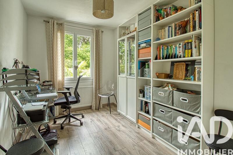 Maison - 218 m² - 9 pièces