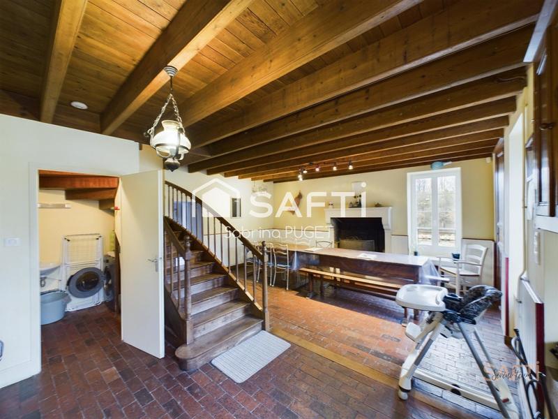 Maison - 144 m² - 8 pièces