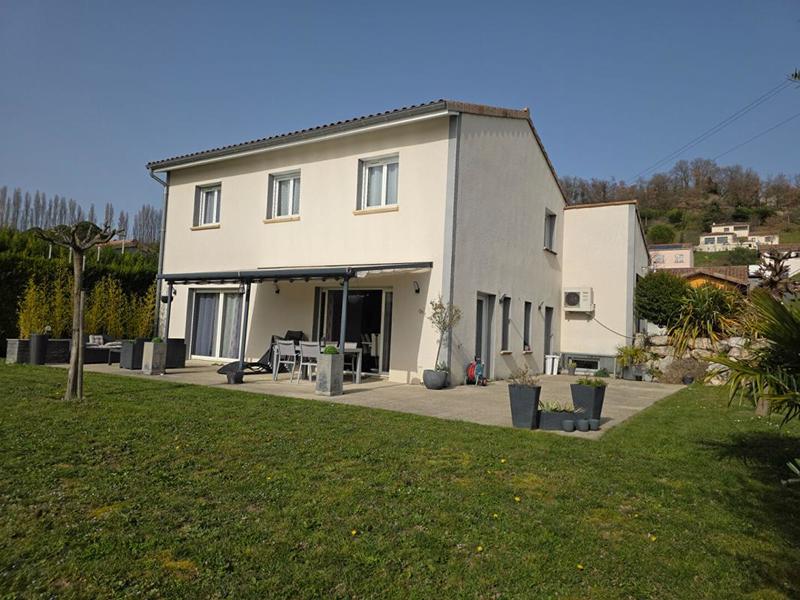 Maison - 185 m² - 6 pièces