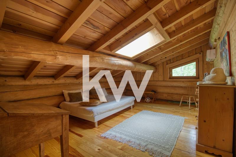 Maison - 260 m² - 8 pièces