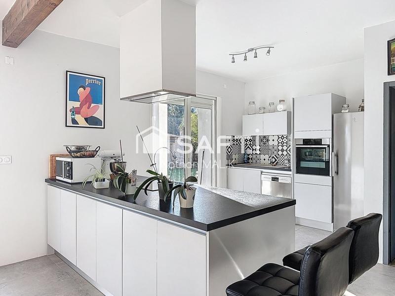 Maison - 180 m² - 5 pièces