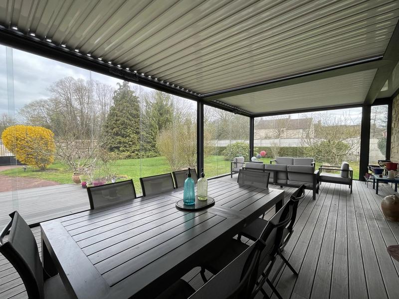 Maison - 285 m² - 9 pièces