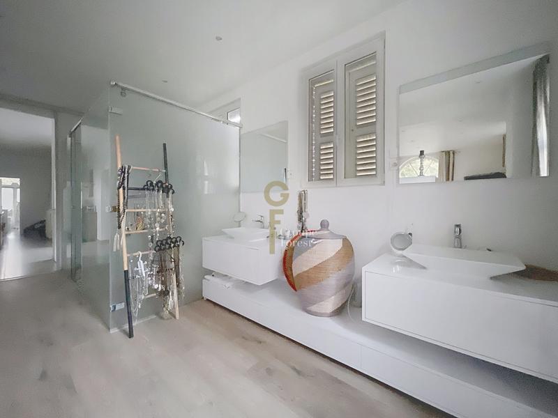 Maison - 272 m² - 7 pièces