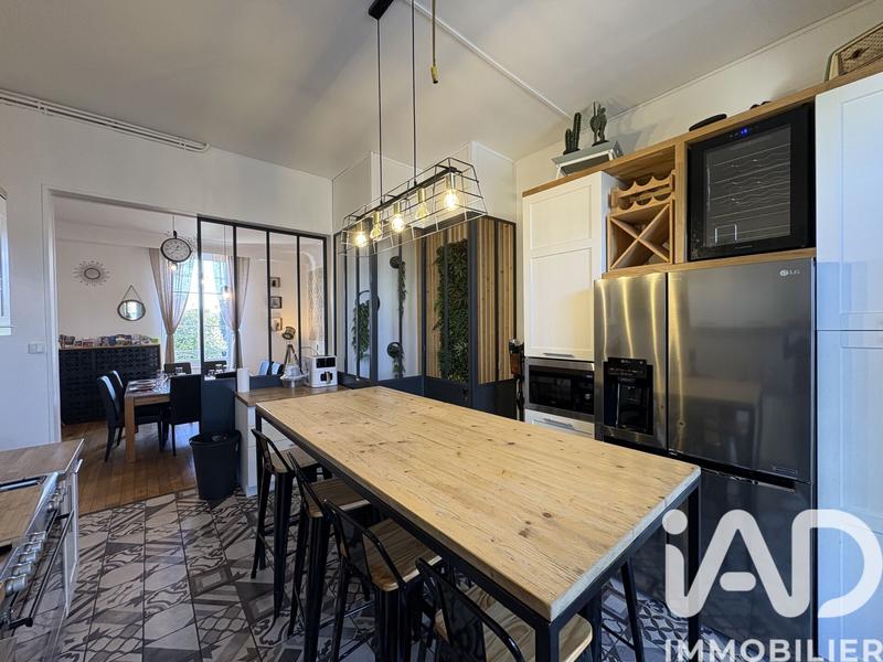 Maison - 265 m² - 9 pièces