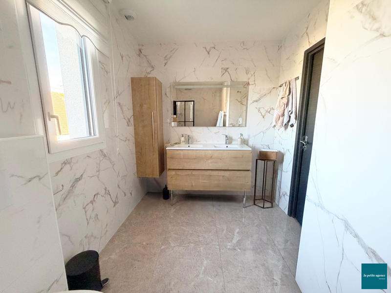 Maison contemporaine - 203 m² - 5 pièces