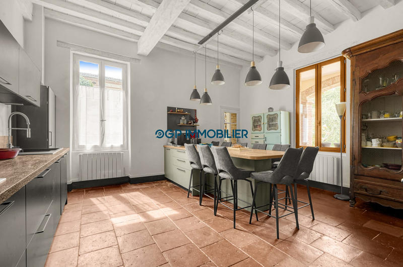 Maison - 500 m² - 16 pièces