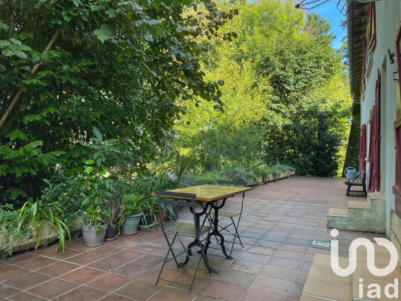 Maison - 230 m² - 7 pièces