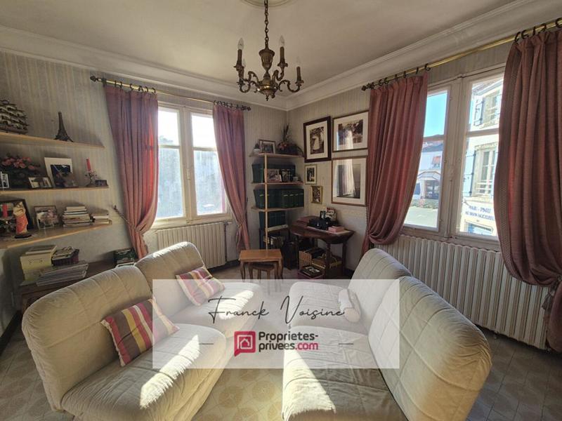 Maison - 321 m² - 8 pièces