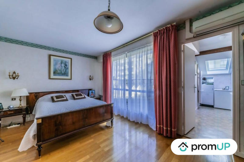 Appartement - 188 m² - 5 pièces