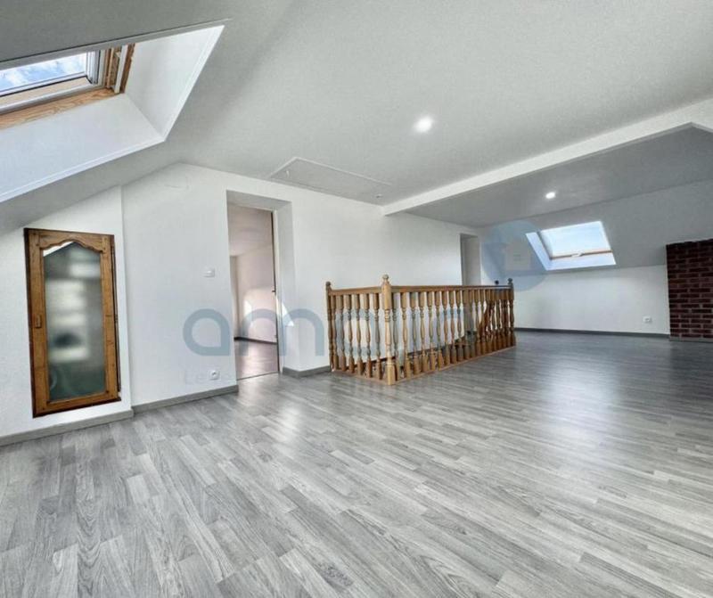 Maison - 245 m² - 8 pièces