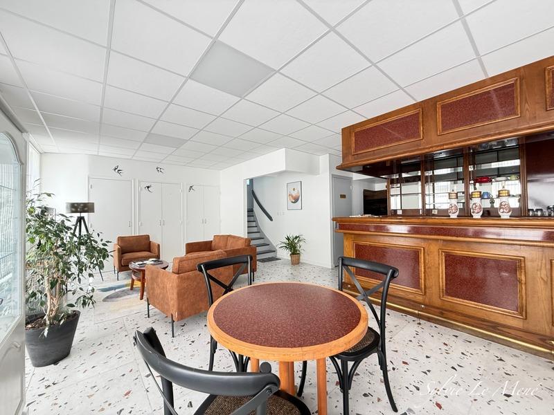 Maison - 459 m² - 14 pièces