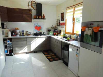 Maison - 98 m² - 5 pièces