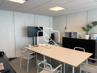Entrepôt - 4 415 m²