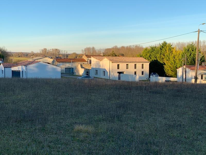 Terrain constructible - 3 083 m²