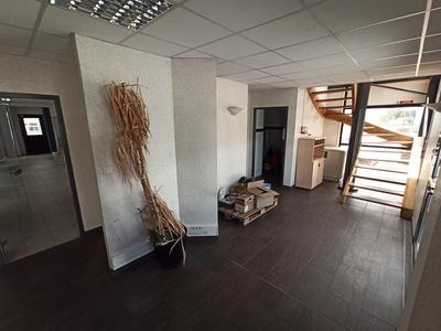 Bureau - 330 m²