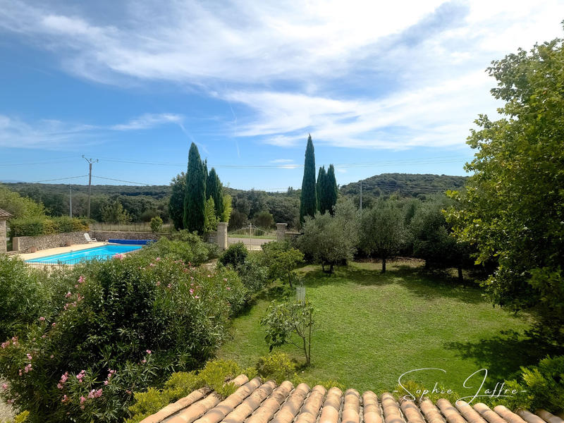 Mas - 273 m² - 8 pièces