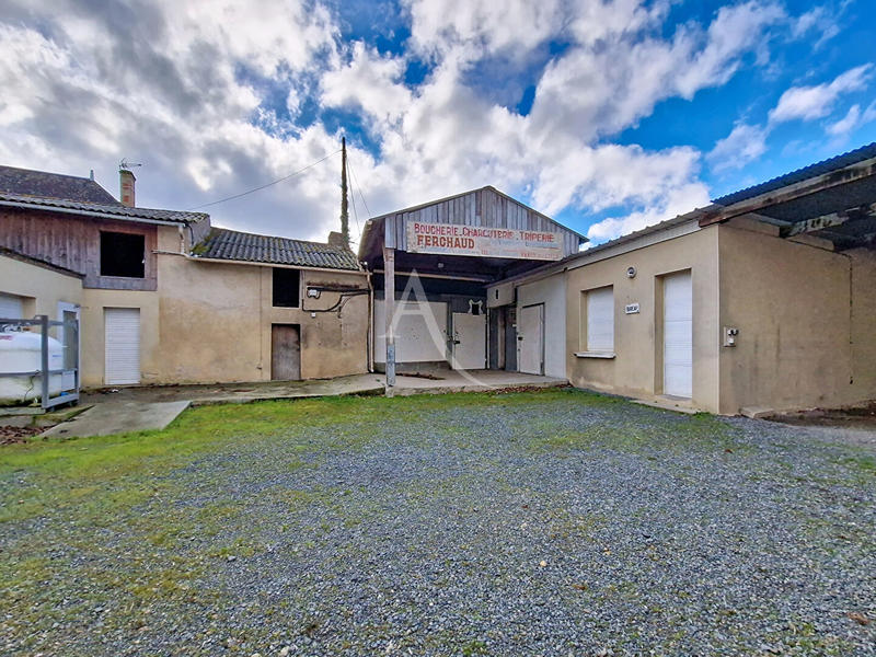 Maison - 222 m² - 6 pièces