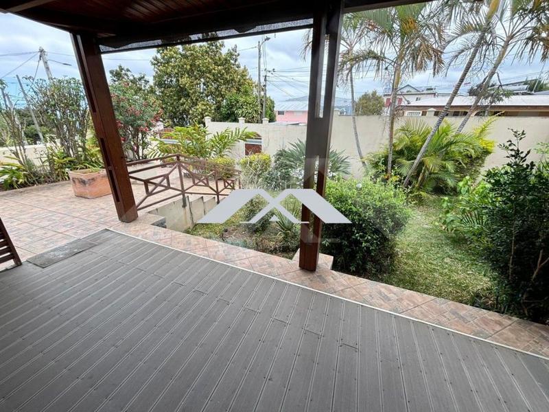 Maison - 309 m² - 6 pièces