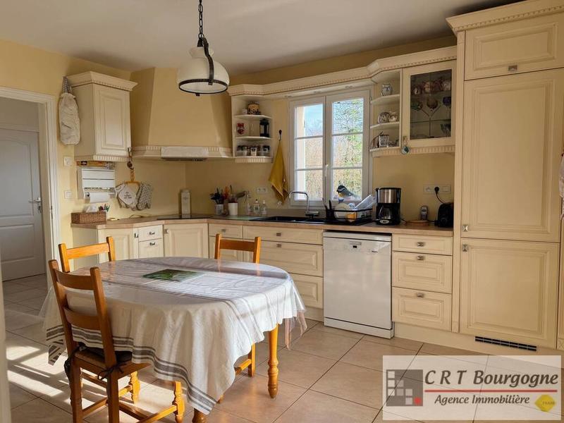 Maison - 202 m² - 7 pièces