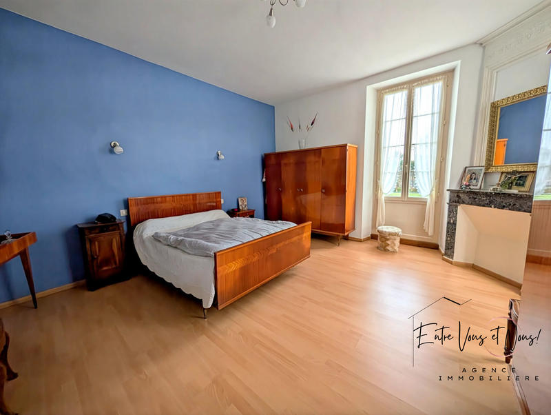 Maison - 220 m² - 6 pièces