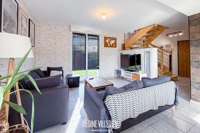 Maison - 92 m² - 5 pièces