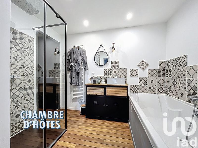 Maison - 362 m² - 13 pièces