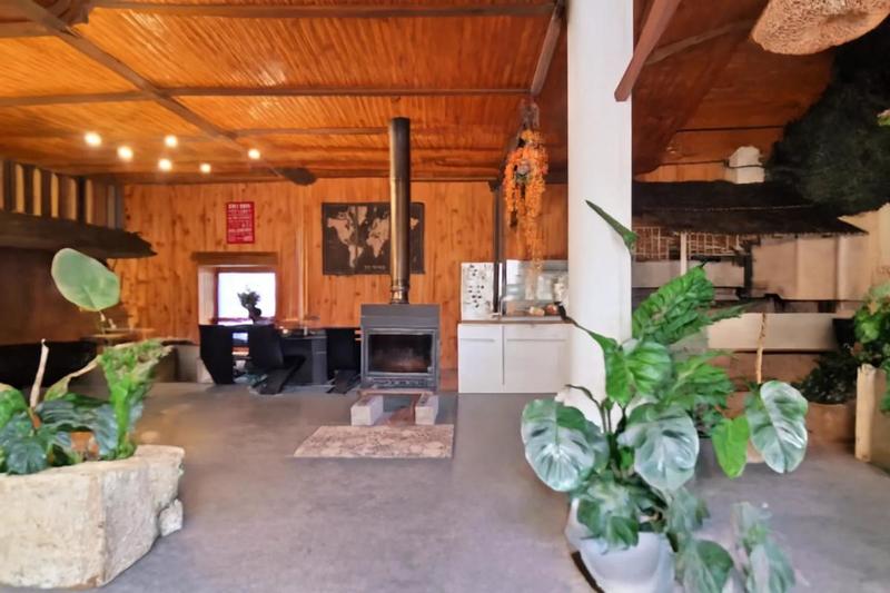 Maison - 230 m² - 6 pièces