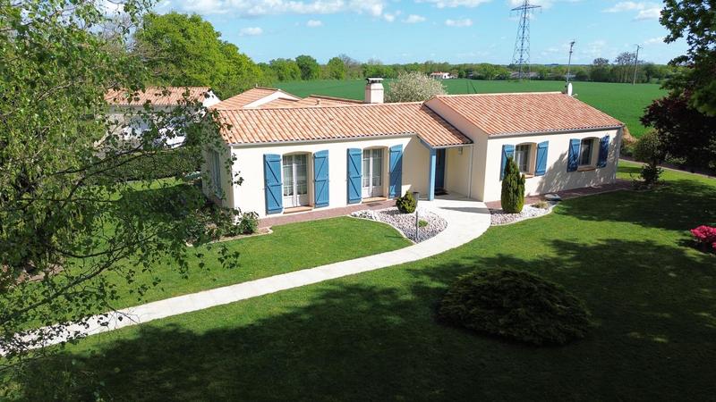 Maison - 180 m² - 7 pièces