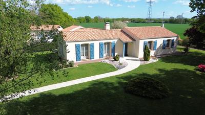 Maison - 180 m² - 7 pièces