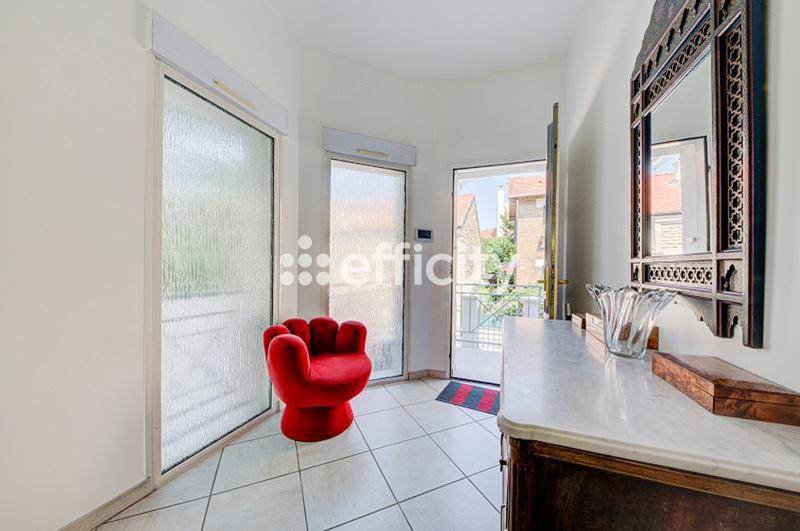 Maison - 200 m² - 9 pièces