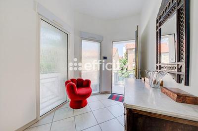 Maison - 200 m² - 9 pièces