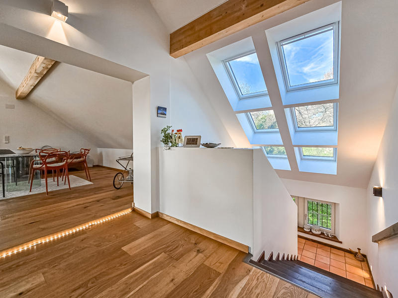 Maison - 305 m² - 6 pièces