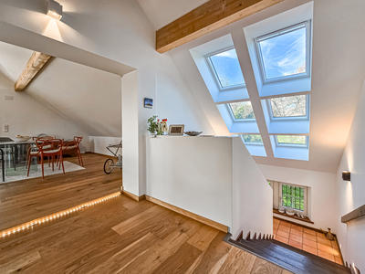 Maison - 305 m² - 6 pièces