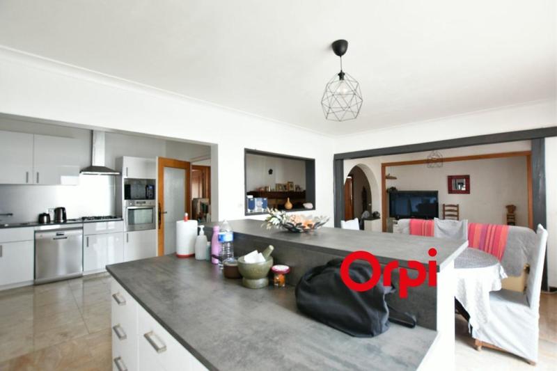 Maison - 180 m² - 5 pièces