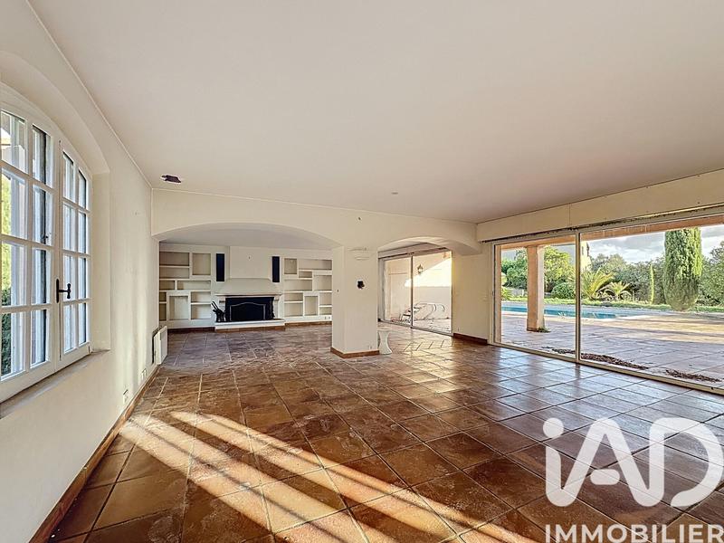 Maison - 400 m² - 10 pièces