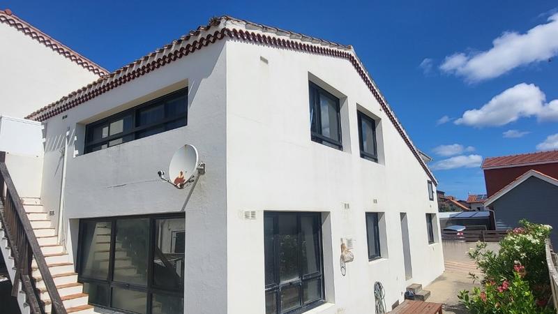 Maison - 219 m² - 10 pièces