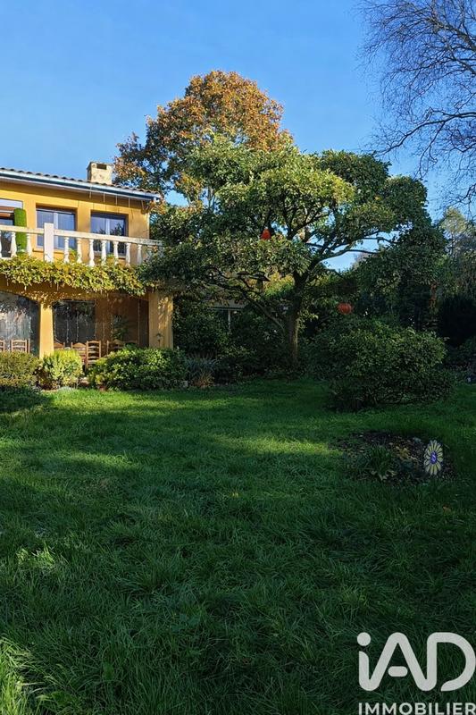 Maison - 218 m² - 6 pièces