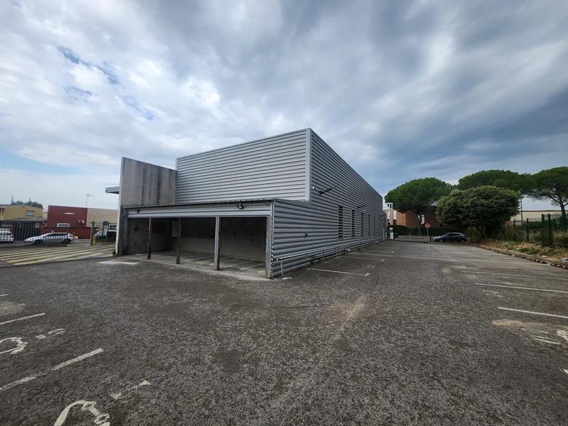 Entrepôt - 616 m²