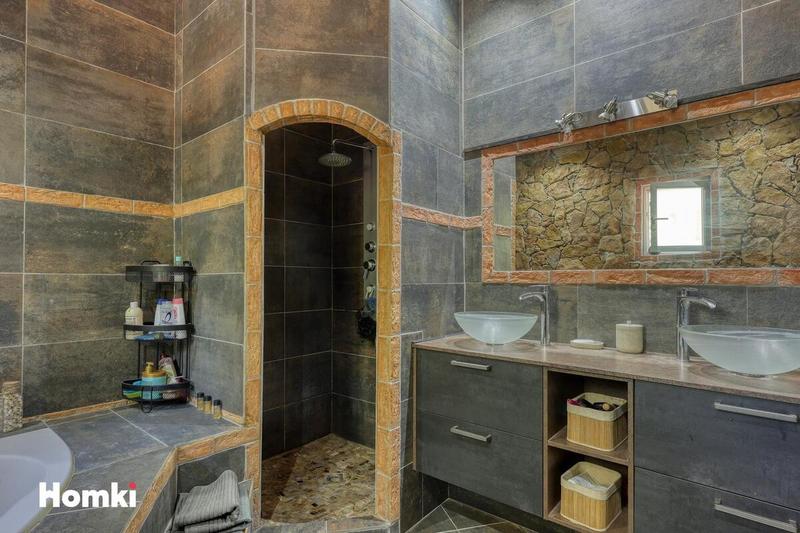 Villa - 209 m² - 6 pièces