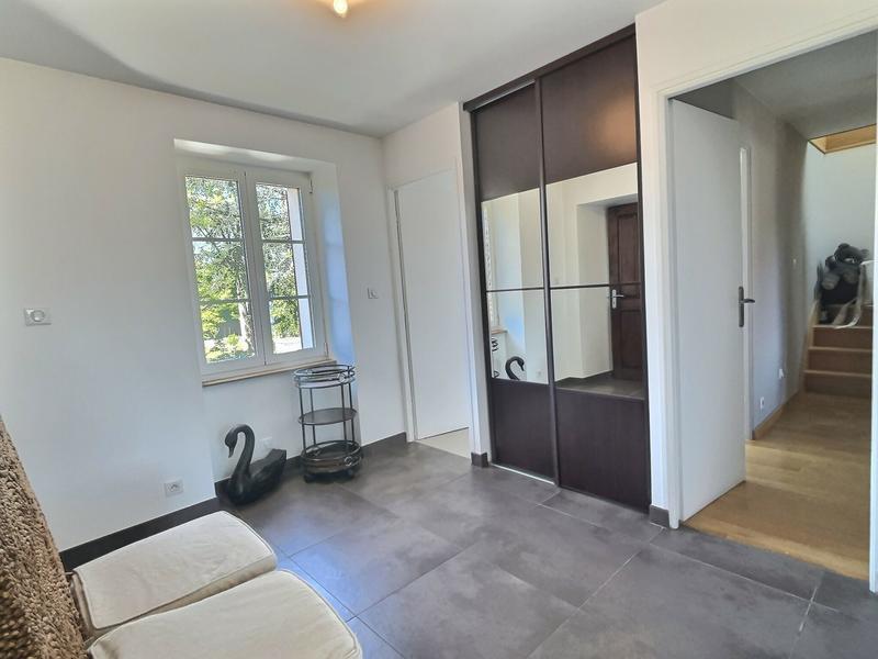 Maison - 212 m² - 5 pièces