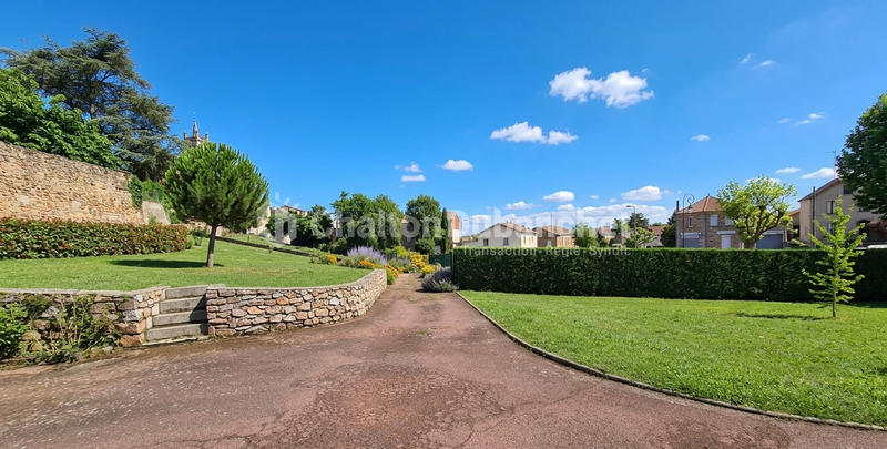 Maison - 184 m² - 7 pièces