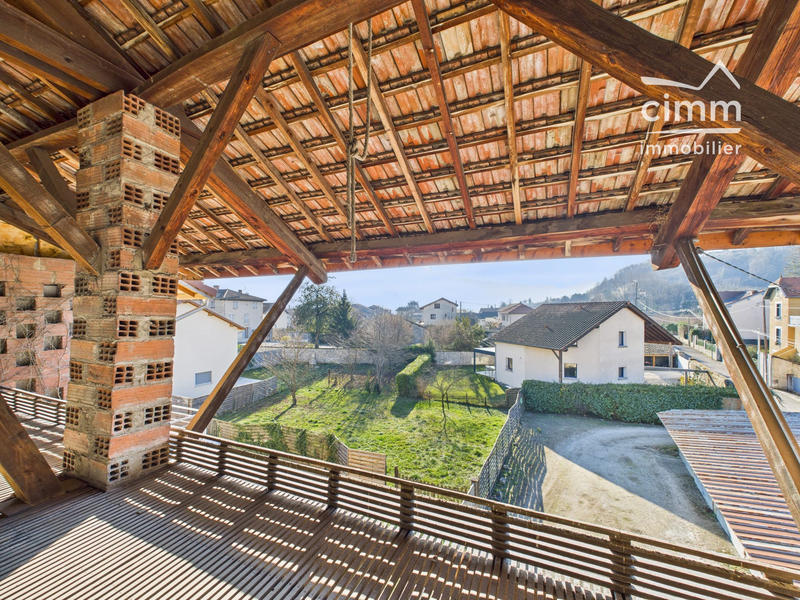 Maison ancienne - 300 m² - 3 pièces