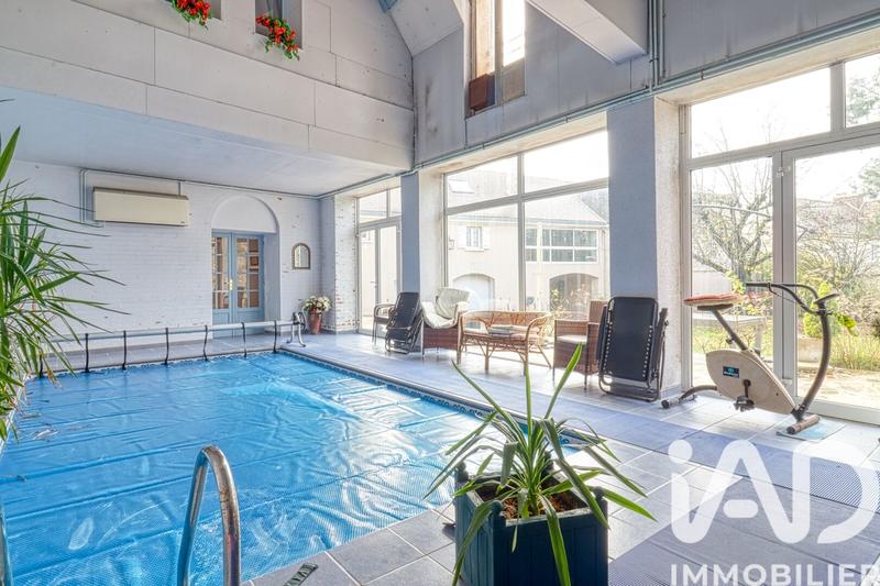 Maison - 376 m² - 9 pièces